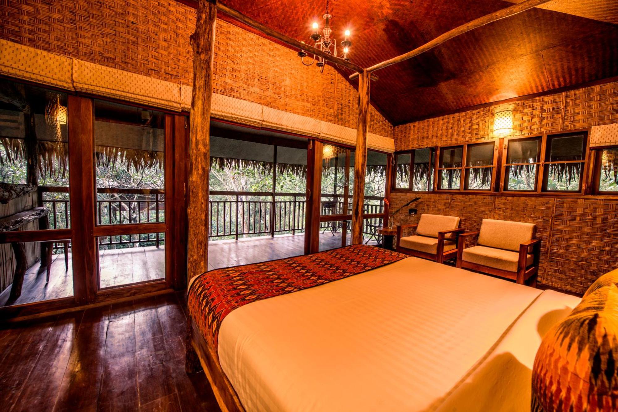 Pepper Trail Hotel Sultan Bathery Exterior photo